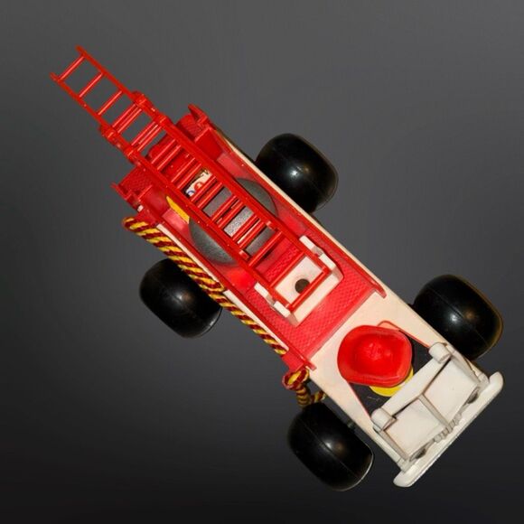 Vintage 1968 Fisher Price Fire Engine #720 #1 Firefighter, Ladder, Hose and Bell - Picture 9 of 15